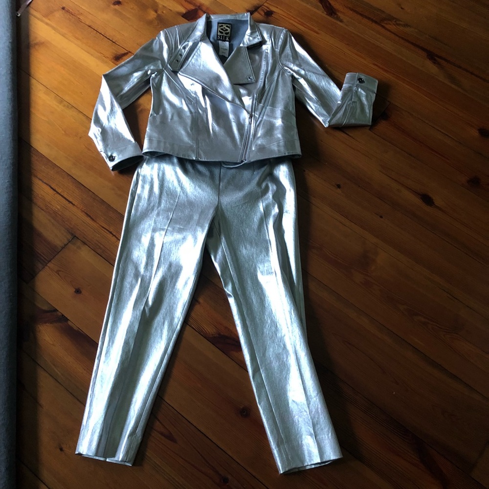 NWT $235 SILK Brand Silver Metallic Ankle Pants